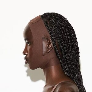 SKIMS Seamless Sculpt Face Wrap in Cocoa